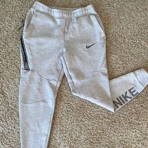 Men’s Nike Joggers! Like new!